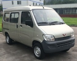 五菱牌LZW6389NFA型多用途乘用车