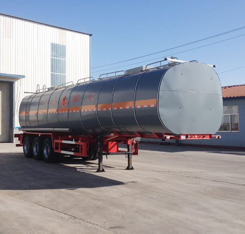 华昌12米30.5吨3轴易燃液体罐式运输半挂车(QDJ9404GRY)