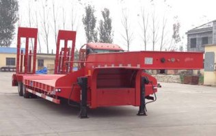 低平板半挂车