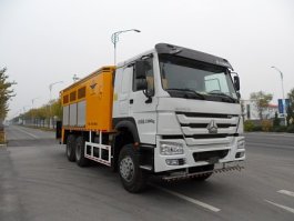 稀浆封层车