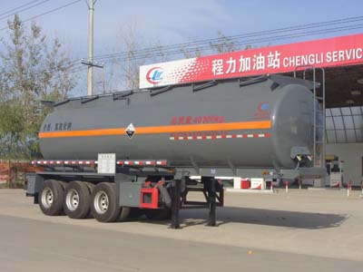 程力威9.8米31.5吨3轴腐蚀性物品罐式运输半挂车(CLW9400GFWA)