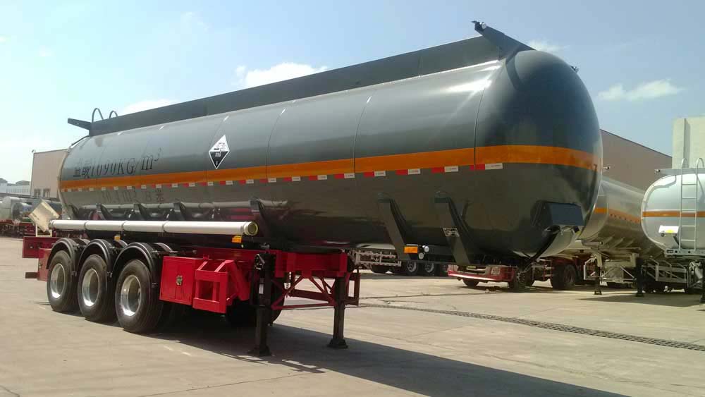 兴扬10.8米32吨3轴腐蚀性物品罐式运输半挂车(XYZ9402GFW)
