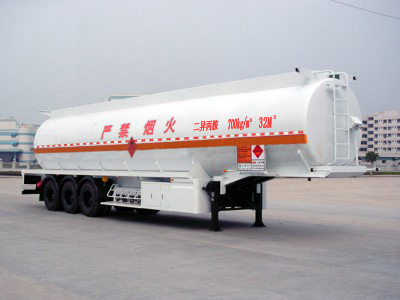 永强11米28.8吨3轴化工液体运输半挂车(YQ9400GHY)