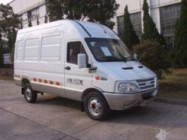 依维柯牌NJ5046XXY3N41依维柯厢式运输车