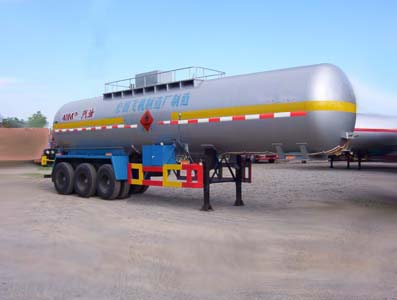 宏图12.2米26.6吨3轴化工液体运输半挂车(HT9401GHY)