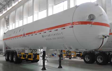 中油通用13米19.7吨3轴低温液体运输半挂车(QZY9400GDY)