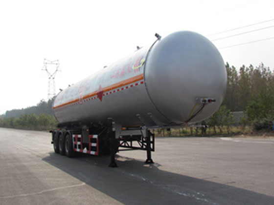 万鑫鑫昊13米23.6吨3轴液化气体运输半挂车(WXH9400GYQ)