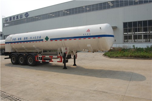 三力12.1米24.5吨3轴低温液体运输半挂车(CGJ9400GDY03)