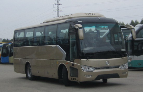 金旅8.8米24-37座客车(XML6887J38)