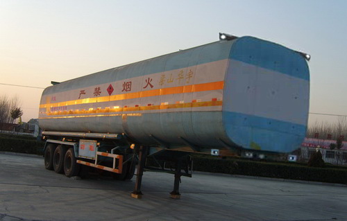 华宇达13米30.2吨3轴化工液体运输半挂车(LHY9403GHY)