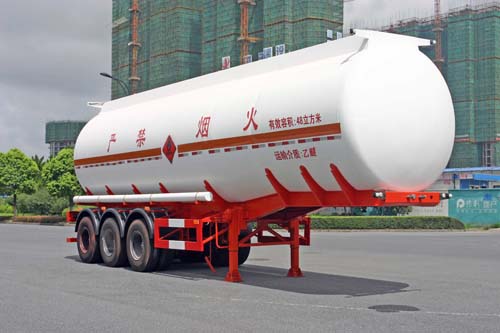 宏宙11.8米33吨3轴易燃液体罐式运输半挂车(HZZ9408GRY)