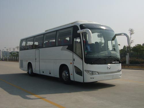 金龙10.6米24-45座客车(XMQ6117DYD4B)