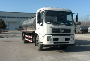 鲜奶运输车