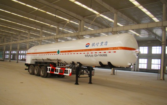 黄海13米25.2吨3轴低温液体运输半挂车(THH9400GDYC)