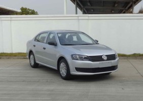 两用燃料轿车