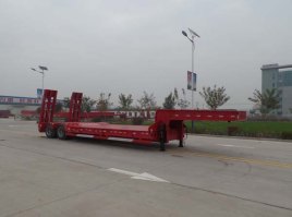 低平板半挂车