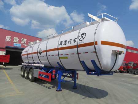 普诚12.1米31.5吨3轴腐蚀性物品罐式运输半挂车(PC9400GFWC)