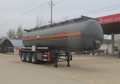 程力威11米31吨3轴腐蚀性物品罐式运输半挂车(CLW9409GFW)