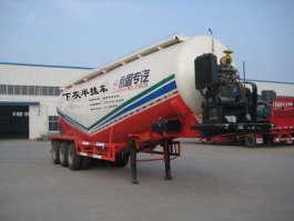 下灰半挂车