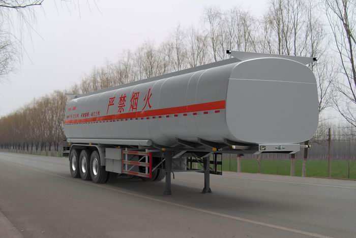 齐鲁中亚11.8米30吨3轴易燃液体罐式运输半挂车(DEZ9402GRY)