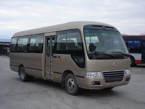 金旅7米10-23座客车(XML6700J18Q)