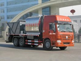 同步碎石封层车