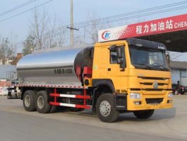 沥青洒布车