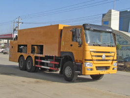 稀浆封层车