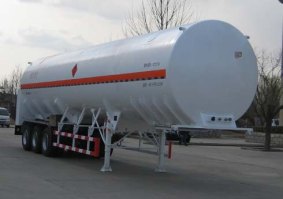低温液体运输半挂车