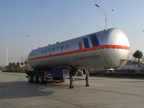 楚胜13米24.8吨3轴液化气体运输半挂车(CSC9400GYQBT)