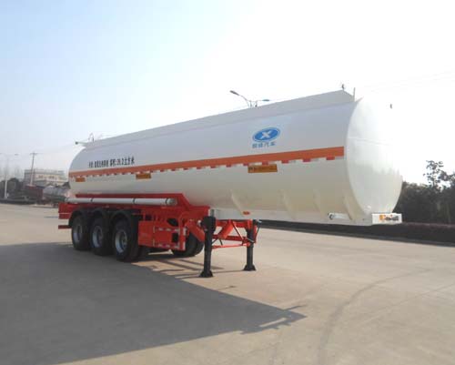 恒信致远10.8米32吨3轴腐蚀性物品罐式运输半挂车(CHX9401GFW)