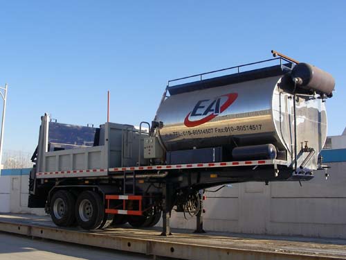 欧亚9.6米14.5吨2轴沥青碎石同步封层半挂车(EA9280TFC)