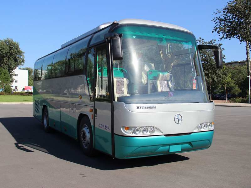 北方9米24-39座豪华旅游客车(BFC6900L2D5)
