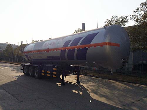 四六12米29.3吨3轴液化气体运输半挂车(WHC9406GYQ)