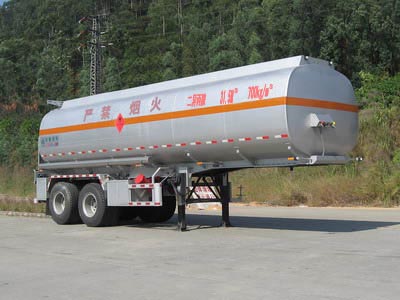 永强8.7米21吨2轴化工液体运输半挂车(YQ9290GHYA)