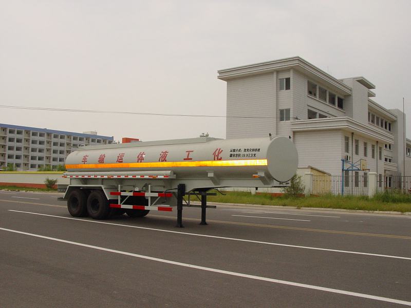 绿叶10米25.7吨2轴化工液体运输半挂车(JYJ9330GHY)
