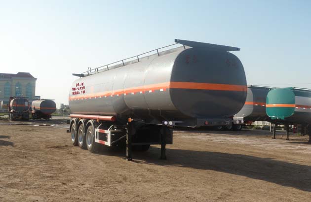 正康宏泰11米31.6吨3轴易燃液体罐式运输半挂车(HHT9400GRY)
