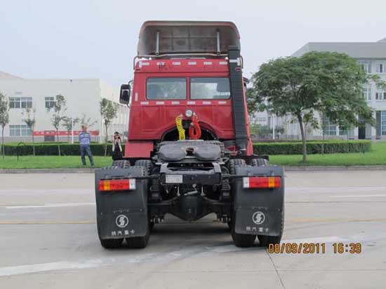 SX4256TR324 陕汽336马力后双桥,后八轮柴油国四牵引汽车图片