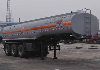 旗林11米33吨3轴腐蚀性物品罐式运输半挂车(QLG9402GFW)
