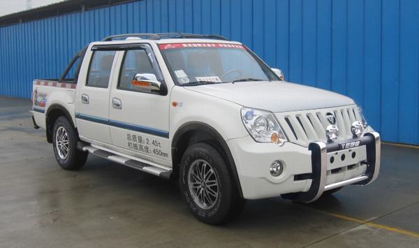 BJ2027Y2MWV-XA 福田103马力单桥汽油1.5米国四多用途越野货车图片