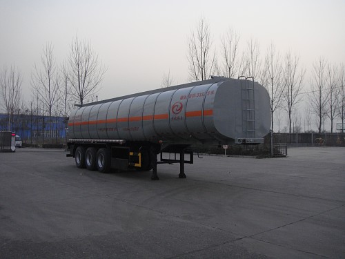 福玺11.8米30吨3轴易燃液体罐式运输半挂车(XCF9401GRYD)