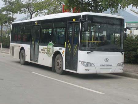 金龙10.5米10-35座混合动力城市客车(XMQ6106AGCHEVD52)