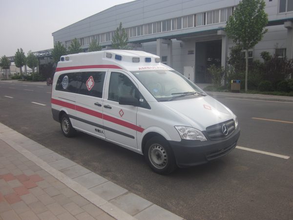 ZK5039XJH25 宇通牌救护车图片