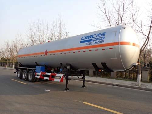 中集13米25.2吨3轴液化气体运输半挂车(NTV9403GYQQ)