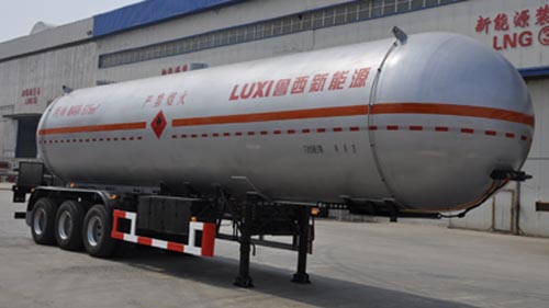 鲁西13米24.7吨3轴液化气体运输半挂车(LXZ9400GYQX)