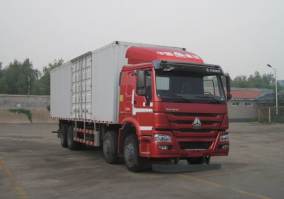 豪沃牌ZZ5317XXYN4667D1B厢式运输车