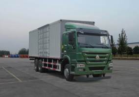 豪沃牌ZZ5257XXYN5247D1厢式运输车