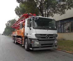 混凝土泵车
