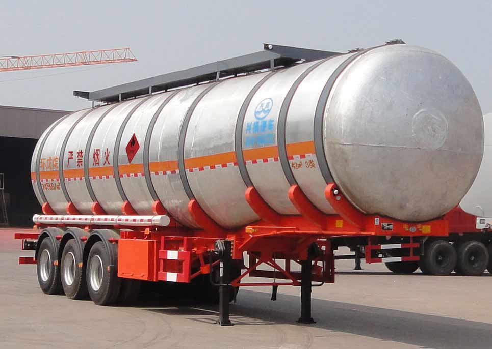 兴扬12.3米30.5吨3轴易燃液体罐式运输半挂车(XYZ9401GRYA)