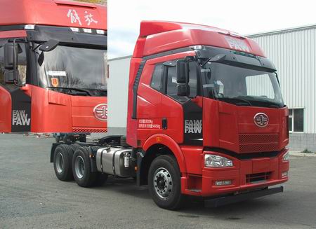 解放CA4250P66K22T1A2E4平头柴油半挂牵引汽车公告图片
